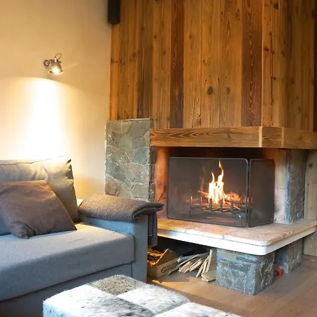 Ideally Located Charming Apartment *