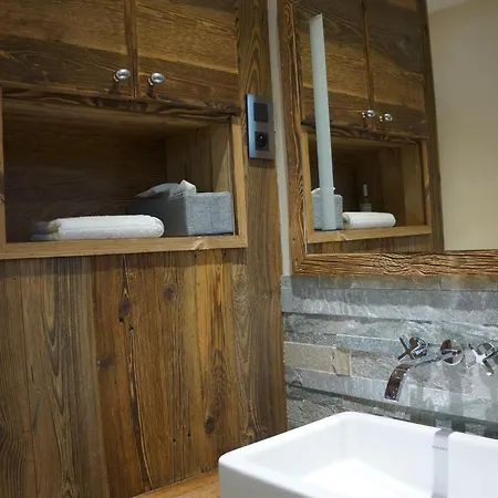 Apartment Ideally Located Charming